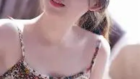 铜梁无人机上演足球“踢”技