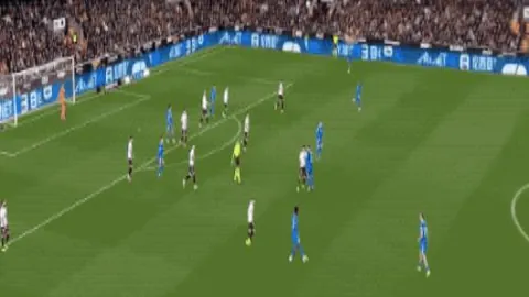 “雄心澎湃！罗甲联赛霸主加速主场冲刺，力求一鸣惊人夺冠盛宴！”